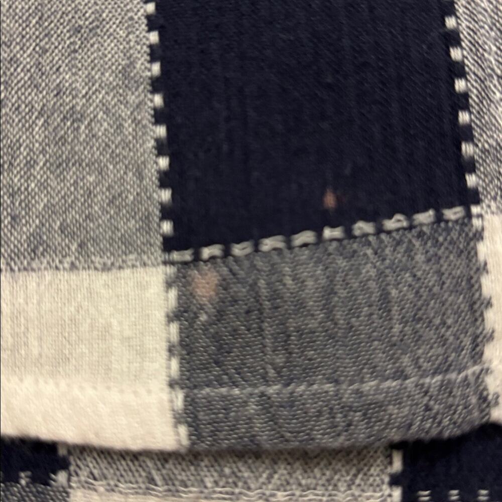 Koret Navy and White Plaid Shirt with embroidered flowers. Petite Small - Picture 7 of 8